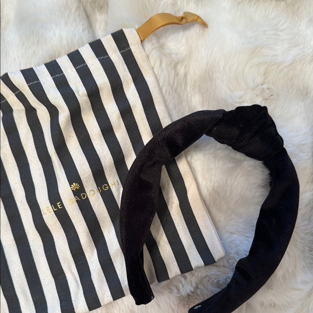 Lele Sadoughi Black Hair Accessory with Knotted Design and Plush Fabric